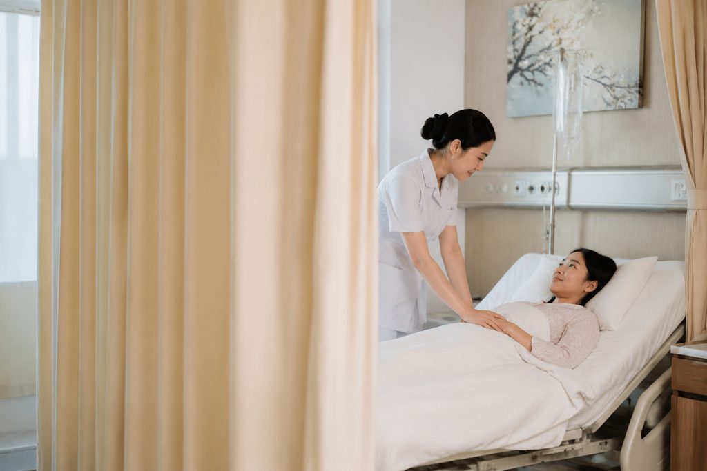 Hospital Privacy in China: Curtains Rooms Personal Space — private room hospital cost China